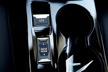 Peugeot 2008 II SUV 1.5 BlueHDi 130KM 2023 Peugeot 2008 GT skóra BLIS nawi parktronik FUL, zdjęcie 19