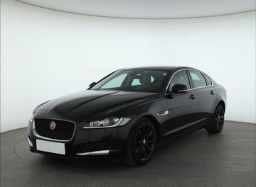 Jaguar XF II Sedan 2.0 i4D 180KM 2018 Jaguar XF 20d AWD, 177 KM, Automat, Navi, Xenon, zdjęcie 1