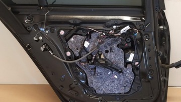 BMW 7 G11 DVEŘE LEVÝ ZADNÍ 475