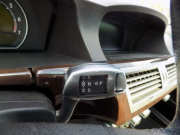 BMW Seria 7 E65 Sedan 750 i 367KM 2005 BMW Seria 7 BIALOLEKA 4.8 V8 Benzyna (367 KM), 2005r prod. KOMIS TYSIAK, zdjęcie 13