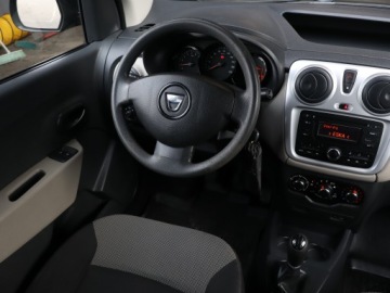 Dacia Dokker Mikrovan 1.6 MPI 84KM 2013 Dacia Dokker 1.6 i, Klima, Parktronic, zdjęcie 6