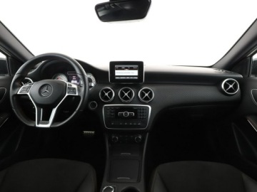 Mercedes Klasa A W176 Hatchback 5d Facelifting 180 122KM 2015 Mercedes A 180 automat skóra/alcantara bi-xenon, zdjęcie 14