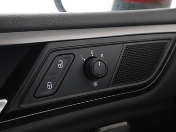 Volkswagen Golf Sportsvan Sportsvan 1.2 TSI BlueMotion Technology 110KM 2015 Volkswagen Golf Sportsvan 1.2 Benzyna Sportsvan, zdjęcie 27