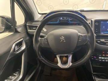 Peugeot 2008 I SUV Facelifting 1.2 PureTech 110KM 2018 Peugeot 2008 1.2 Pure Tech Style S&amp;S EAT6 I (2013-, zdjęcie 11