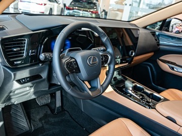 Lexus NX II SUV Facelifting 2.5 350h 200KM 2025 Od ręki - 350h Omotenashi 2.5 Hybrid AWD 200KM | Podgrzewane fotele!, zdjęcie 5