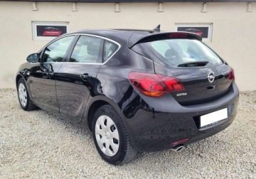 Opel Astra J 2010 Opel Astra Sliczna 1.4 Benzyna 120KM Zadbana BOGATA WERSJA 2011r Oryginal, zdjęcie 1