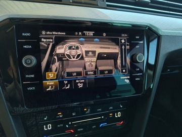 Volkswagen Passat B8 Variant Facelifting 2.0 TDI SCR 200KM 2022 Volkswagen Passat serwis ASO 2.0TDI 200KM bezwypadkowy pakiety AppConnect, zdjęcie 25