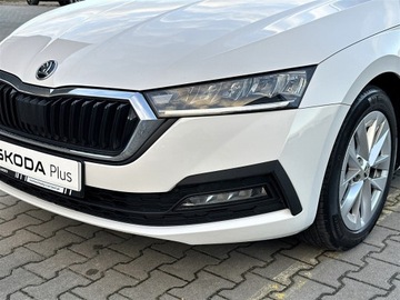 Skoda Octavia IV Liftback 1.5 TSI EVO 150KM 2021 Skoda Octavia 1.5TSI 150KM Ambition l Reflektory L, zdjęcie 31