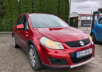 Suzuki SX4 I Hatchback Facelifting 1.6 VVT 120KM 2012 Suzuki SX4 I rej 2013r, 1.6 Benzyna. Uszkodzony. Poobijany. Jezdzi. 1.6, zdjęcie 1