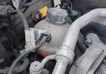 Citroen C4 Picasso I 1.6 THP 156KM 2013 Citroen C4 Picasso 2013r, 1.6 Benzyna. Lekko przetarty lewy bok. Jezdzi, zdjęcie 21