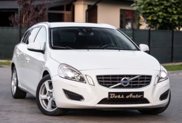 Volvo V60 I Kombi 2.0 D3 163KM 2012 Volvo V60 2.0d3 163KM Xenon Skora Navi Automat Serwis Gwarancjia 2.0