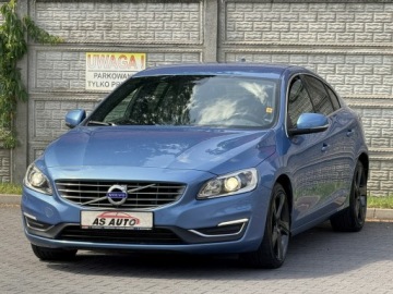 Volvo S60 II Sedan Facelifting 2.0 D3 DRIVE-E 150KM 2015 Volvo S60 2,0D3 150KM Lift/Ledy/Navi/Xenony/Alu18