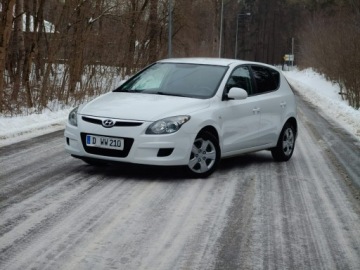 Hyundai i30 I Hatchback 1.4 109KM 2009 Hyundai i30 I 1.4 Benzyna 109KM Manual