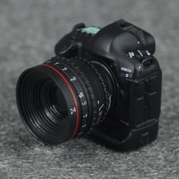 Цифровая зеркальная фотокамера и объектив масштаба 1/6, набор на 12 человек