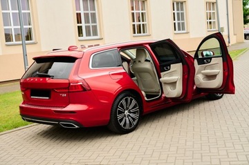 Volvo V60 II  Kombi 2.0 T5 250KM 2019 MEGA KOLOR __JASNE SKÓRY __SUPER PEDANTYCZNY STAN_, zdjęcie 16