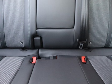 Peugeot 3008 II Crossover Facelifting  1.2 PureTech 130KM 2023 Peugeot 3008 1.2 PureTech, Salon Polska, zdjęcie 9