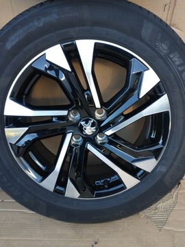 PEUGEOT 2008 2020 ГОД КОЛЕСА С ЛЕТНЕЙ ШИНОЙ 215/60R17