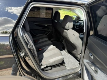 Peugeot 5008 II Crossover 1.2 PureTech 130KM 2017 Peugeot 5008 Active 7-osobowy Benzyna 130KM, zdjęcie 7
