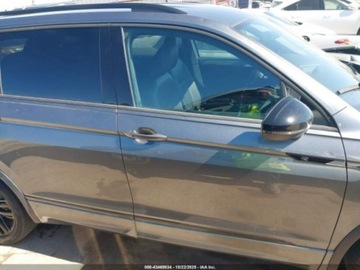 Volkswagen Tiguan II 2022 Volkswagen Tiguan 2022 Volkswagen Tiguan 2.0T SE R-Line Black FWD 2.0 184KM, zdjęcie 6