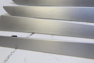 AUDI A5 8T8 LIŠTA ZDOBENÍ KONZOLA 8K0863305