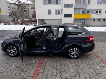 Peugeot 308 II SW 1.2 PureTech 130KM 2016 Peugeot 308 1.2 PureTech 130KM GPF Stop &amp; Start Allure Business-Paket 2016r, zdjęcie 12