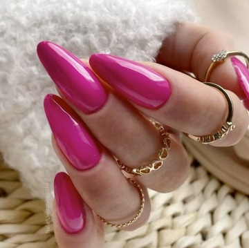 YOSHI PURE LOVE TOP BLACK Лак гибридный с черными сердечками 10мл