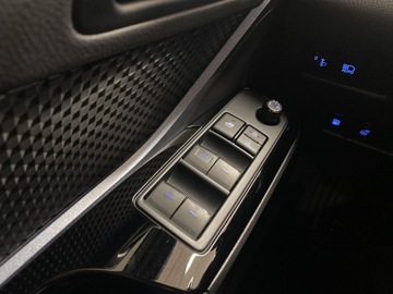 Toyota C-HR I Crossover Facelifting 1.8 Hybrid 122KM 2021 Toyota C-HR 1.8 Hybrid Style Toyota C-HR 1.8 Style, zdjęcie 18