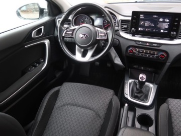 Kia Ceed III Hatchback 1.5 T-GDI 160KM 2021 Kia Ceed 1.5 T-GDI, Salon Polska, Serwis ASO, zdjęcie 6