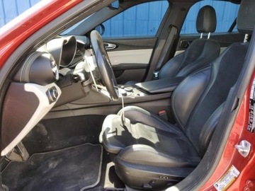 Alfa Romeo Giulia II 2017 Alfa Romeo Giulia 2017, 2.9L, QUADRIFOGLIO, porysowany lakier 2.9 Benzyna, zdjęcie 6