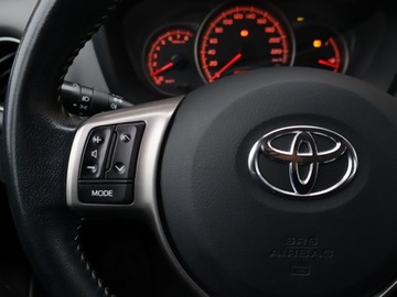 Toyota Yaris III Hatchback 5d Facelifting 1.0 VVT-i 69KM 2015 Toyota Yaris 1.0 VVT-i, Salon Polska, Serwis ASO, zdjęcie 11