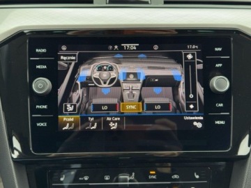 Volkswagen Passat B8 Variant Facelifting 2.0 TDI SCR 200KM 2023 Volkswagen Passat Variant 2.0TDI 200KM Business DSG SerwisAso Acc Matrix N, zdjęcie 30