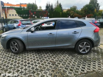 Volvo V40 II Hatchback 2.0 T2 DRIVE-E 122KM 2016 Volvo V40 II 2.0 T2 2,0 POLIFT, bezwypadkowy, zdjęcie 6