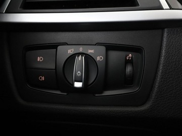 BMW Seria 3 F30-F31-F34 Touring Facelifting 2.0 318d 150KM 2017 BMW 318 2.0d Automat Sport Line Panorama Tempomat, zdjęcie 32