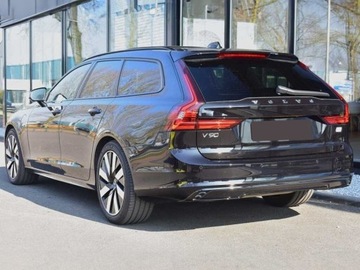 Volvo V90 II 2025 VOLVO V90 T6 AWD Plug-In Hybrid Plus Dark Combi 2.0 (398KM) 2025, zdjęcie 1