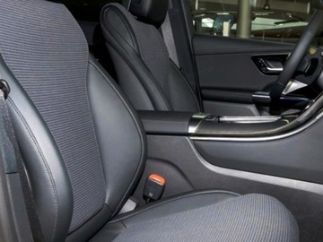 Mercedes GLC C254/X254 2025 GLC Coupe 200 d 4-Matic Avantgarde 2.0 (163KM) 2025, zdjęcie 3