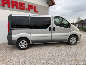 Opel Vivaro A Combi L1 2.0 CDTI 115KM 2014 Opel Vivaro Vivaro 2.0 Cdti- 9-cioosobowy - 105 000km 2.0 Diesel 114KM, zdjęcie 6