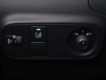 Citroen C3 III Hatchback 1.2 PureTech 82KM 2018 Citroen C3 1.2 PureTech, Klima, Klimatronic, zdjęcie 17