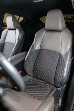 Toyota C-HR I Crossover Facelifting 1.8 Hybrid 122KM 2020 Toyota C-HR 1.8 Hybrid Executive 1.8 Hybryda 122KM, zdjęcie 8