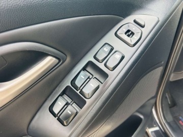 Hyundai ix35 SUV Facelifting 1.7 CRDi 115KM 2014 Hyundai ix35 NAWIGACJA POLSKORY KAMERA GRZANE FOTELE PRZOD TYL GRZANA SZYB, zdjęcie 17