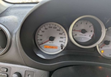 Toyota RAV4 II 2.0 16V D-4D 116KM 2005 Toyota RAV4 Toyota RAV4 2,0td z 2005 r 2.0 Diesel 116KM, zdjęcie 6