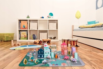 ДЕРЕВЯННЫЕ БЛОКИ CITY CARS 136 ЭЛЕМЕНТОВ КОВРИК