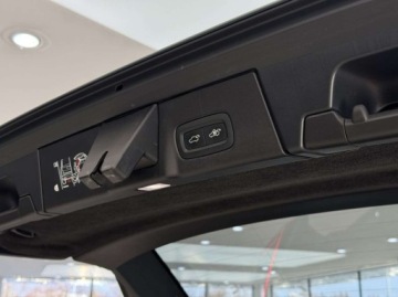 Volvo V90 II Plug-In Facelifting 2.0 T8 Plug-In Hybrid 391KM 2021 Volvo V90 T8 AWD Plug-In Hybrid R-Design HUD ACC Bowers Wilkins 2.0, zdjęcie 17
