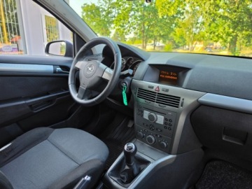 Opel Astra H Hatchback 5d 1.6 Twinport ECOTEC 105KM 2004 Opel Astra 1.6b Klima Zdrowa Nadwozie i Podwozie 1.6 Benzyna 105KM, zdjęcie 30