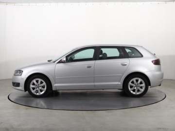 Audi A3 8P Hatchback 3d 1.8 TFSI 160KM 2010 Audi A3 1.8 TFSI, Klima, Klimatronic, Tempomat, zdjęcie 2