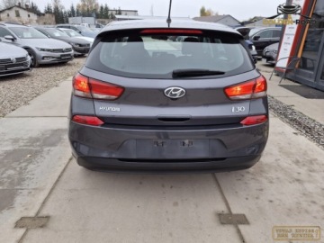 Hyundai i30 III Hatchback 1.6 CRDI DPF 95KM 2017 Hyundai i30 1,6 crdi klima elektryka alu wspomaganie oplacony 1.6 Diesel, zdjęcie 8