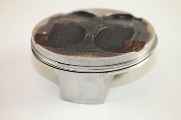 Husqvarna 250 Эти цилиндрические поршневые двигатели