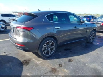 Maserati Levante 2023 Maserati Levante GT 2023 3.0l 3.0 Benzyna 345KM, zdjęcie 5