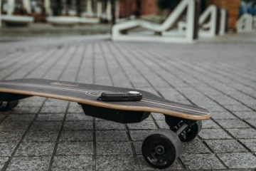 Электрический скейтборд Spokey E-LONGBAY 20 км/ч