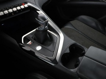 Peugeot 3008 II Crossover 1.2 PureTech 130KM 2017 Peugeot 3008 Navi Klimatyzacja Czujniki parkowania, zdjęcie 31