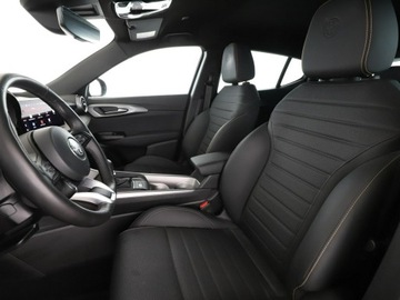 Alfa Romeo Tonale SUV PHEV 1.3 PHEV Q4 280KM 2023 Alfa Romeo Tonale PHEV 4x4 full LED navi kamery, zdjęcie 12